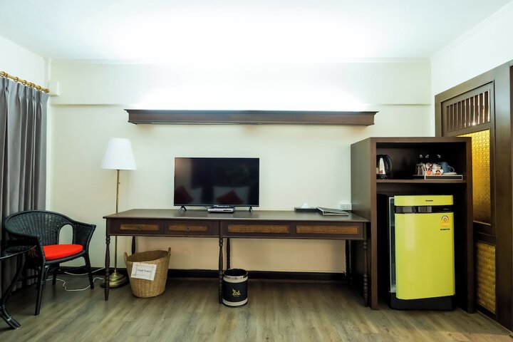 Room 51 of 143