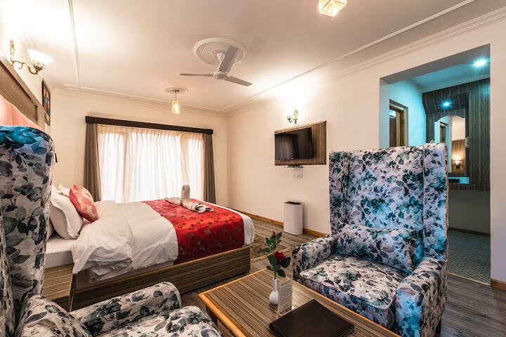 Room 4 of 27