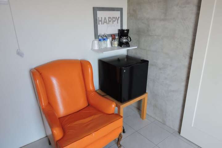 Room 3 of 94