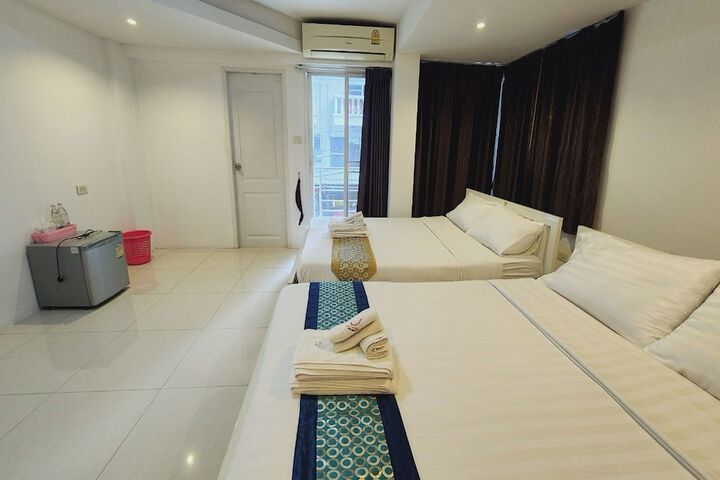 Room 26 of 38