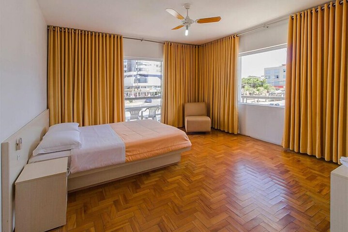 Room 5 of 19