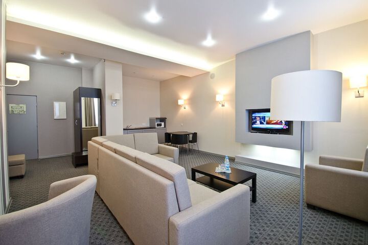 Room 21 of 42