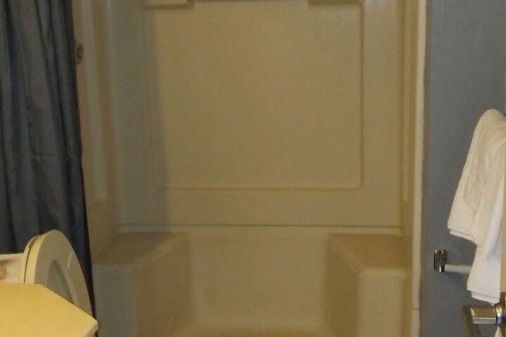 Room 10 of 15