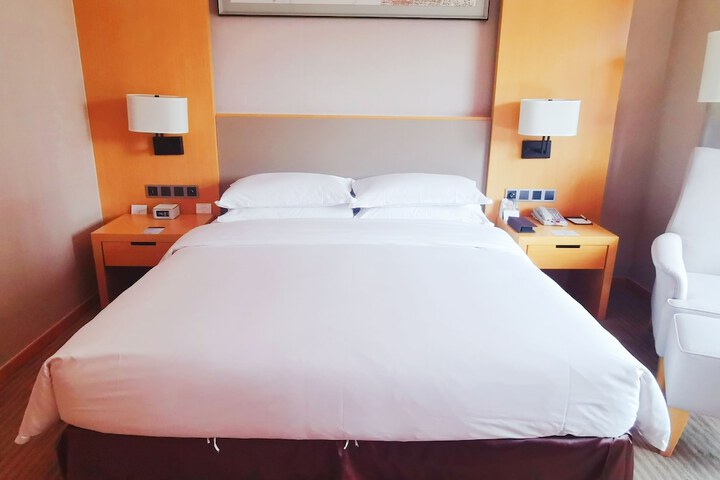 Room 3 of 27