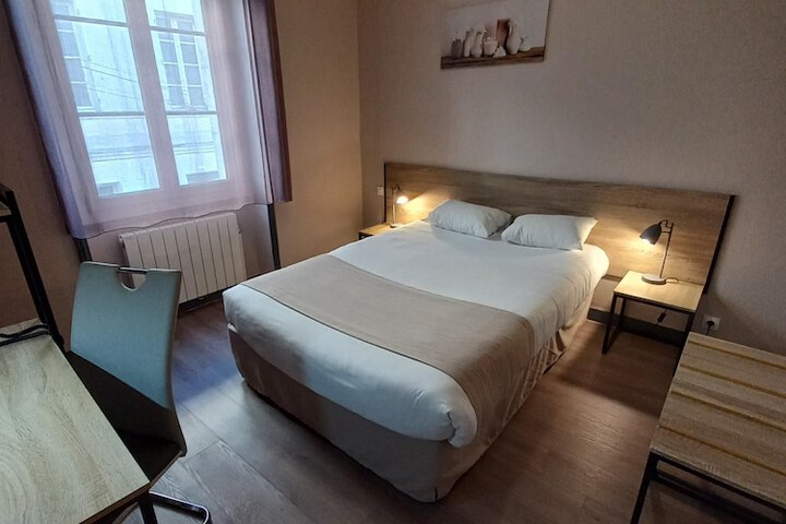 Room 11 of 50