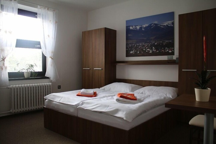 Room 19 of 35