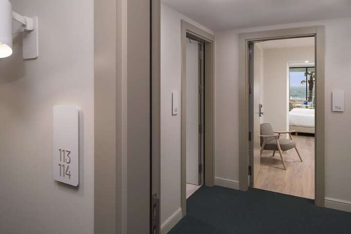 Room 19 of 162