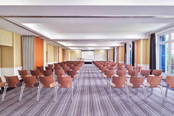 Business Center 48 of 57