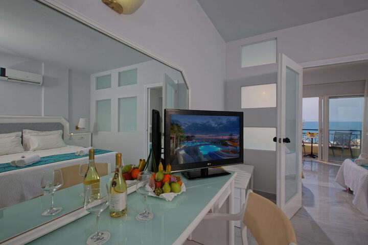 Room 10 of 48