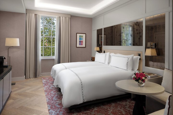 Room 32 of 103
