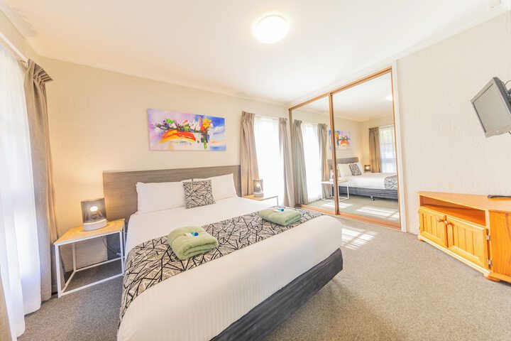 Room 4 of 60