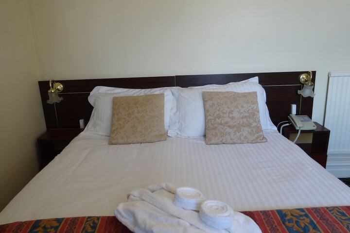 Room 16 of 65