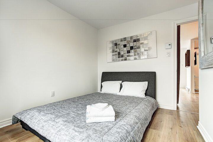 Room 9 of 23
