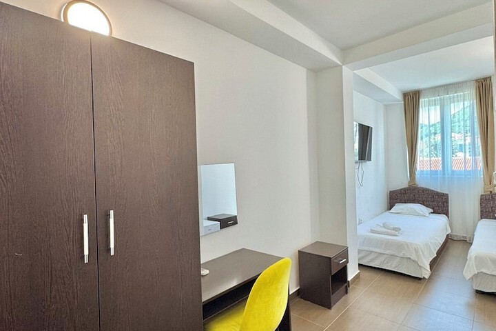 Room 16 of 73