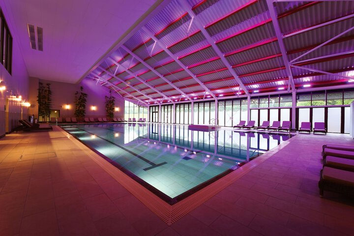 Pool 70 of 142