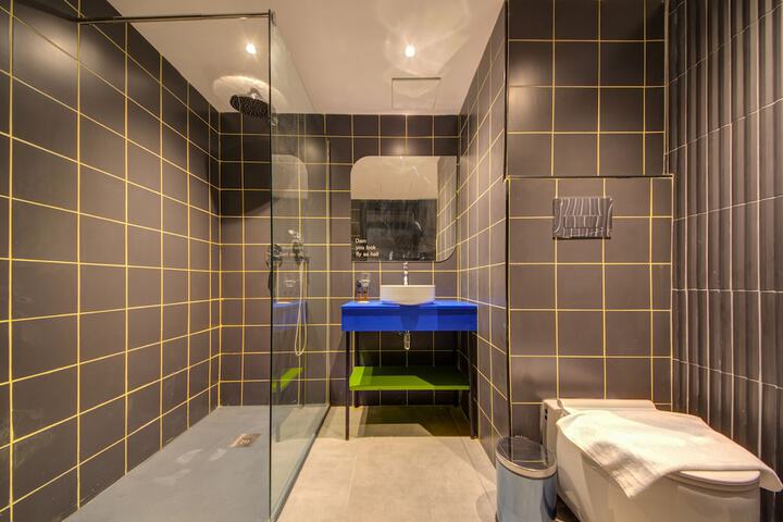 Room 44 of 62