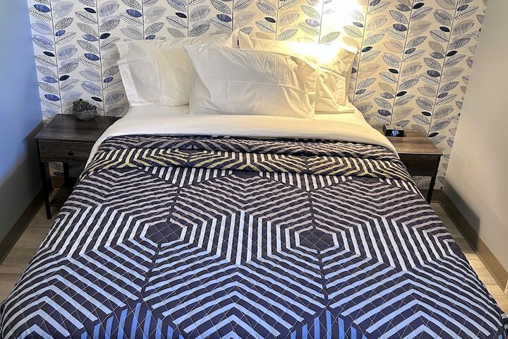 Room 10 of 14