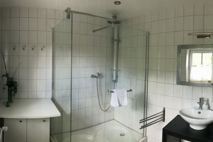 Room 26 of 101