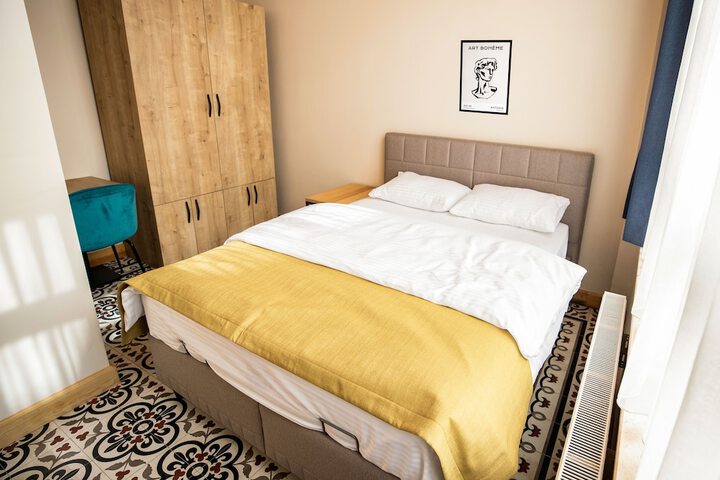 Room 15 of 42
