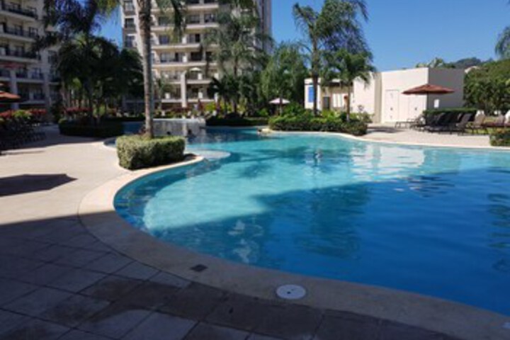 Pool 21 of 25