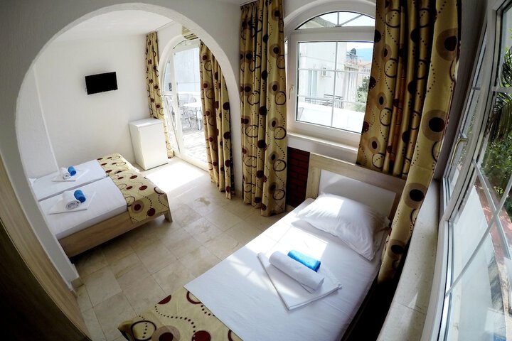 Room 13 of 42