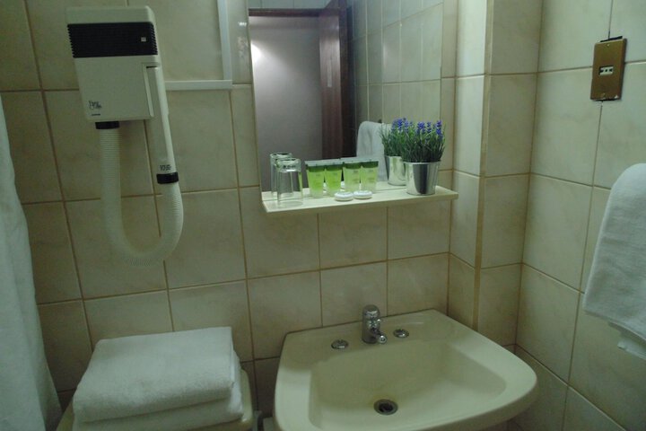 Room 45 of 80