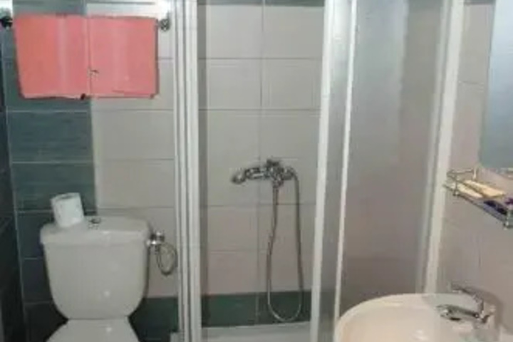 Room 9 of 13