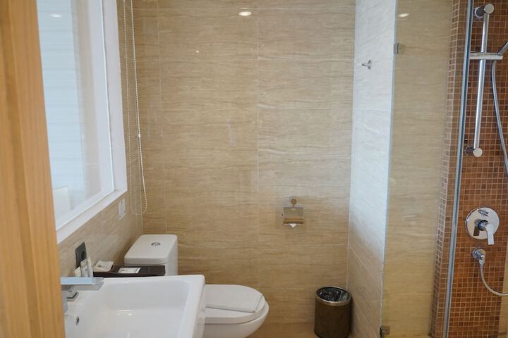 Room 21 of 46