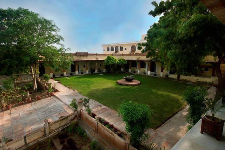 Hotel Entry