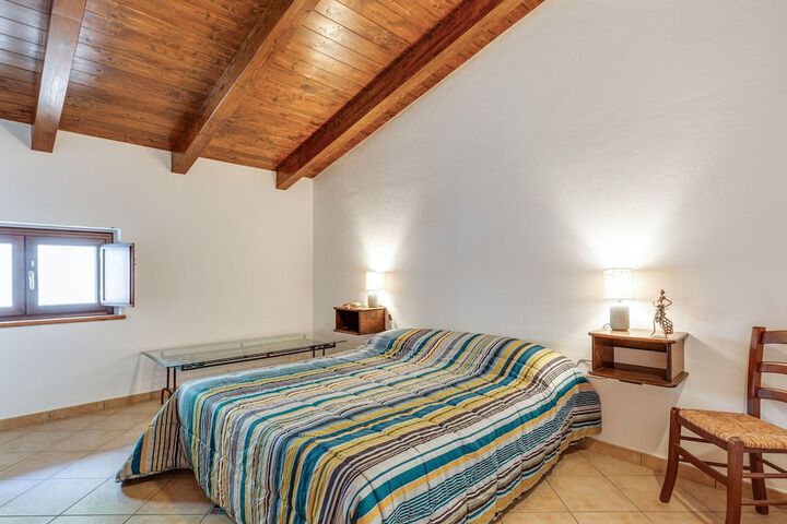 Room 5 of 39