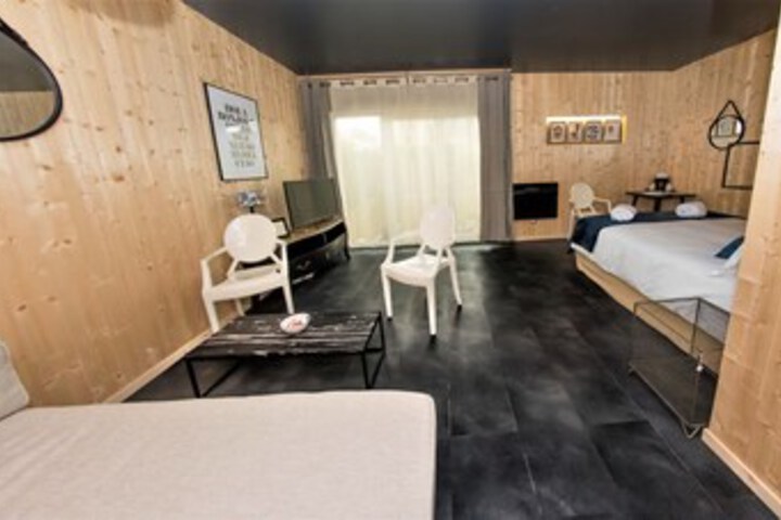 Room 7 of 20