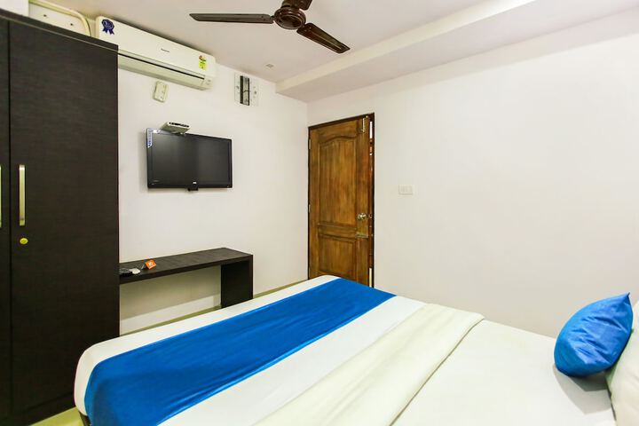 Room 12 of 21