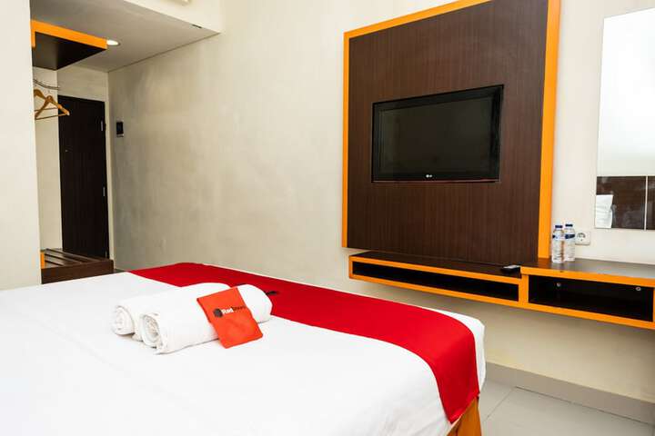 Room 9 of 29