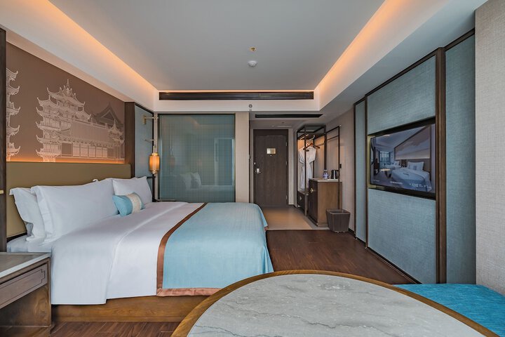 Room 6 of 22