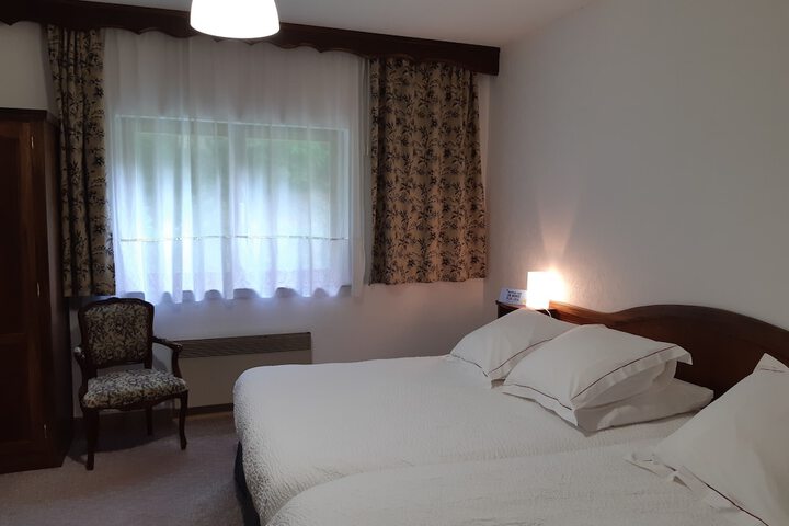 Room 7 of 42