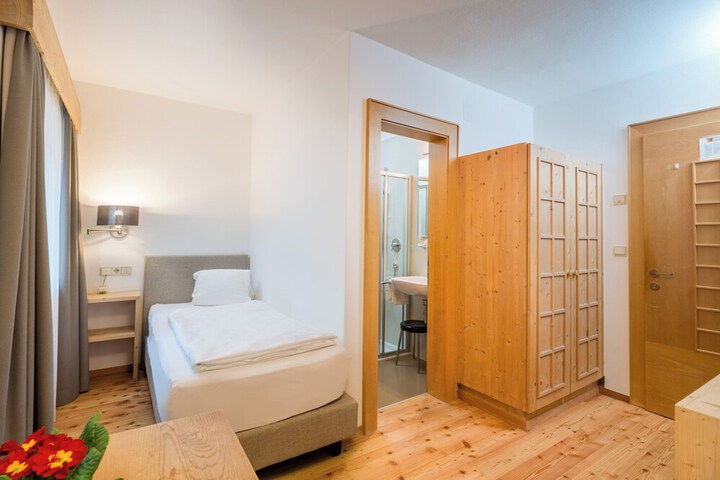 Room 12 of 47