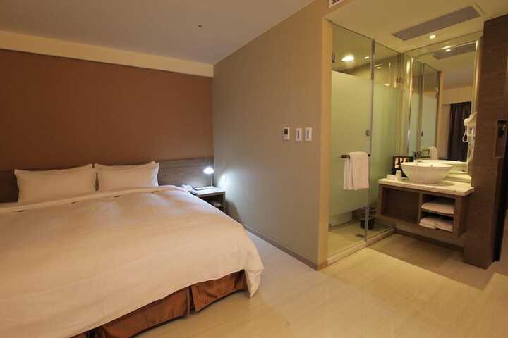 Room 18 of 62