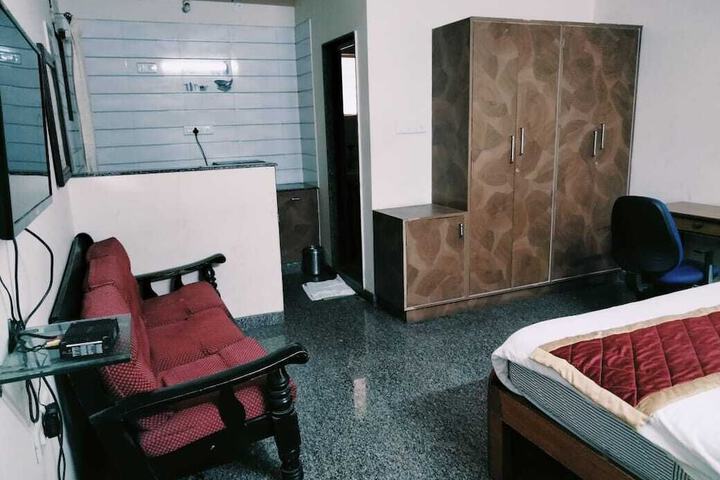 Room 3 of 17