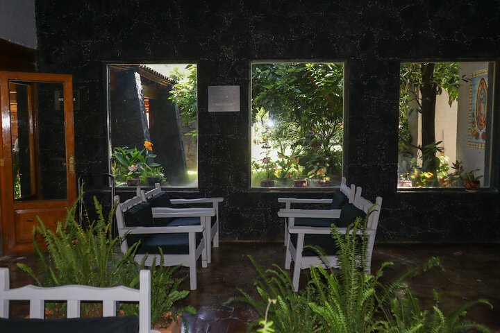 Lounge 56 of 107