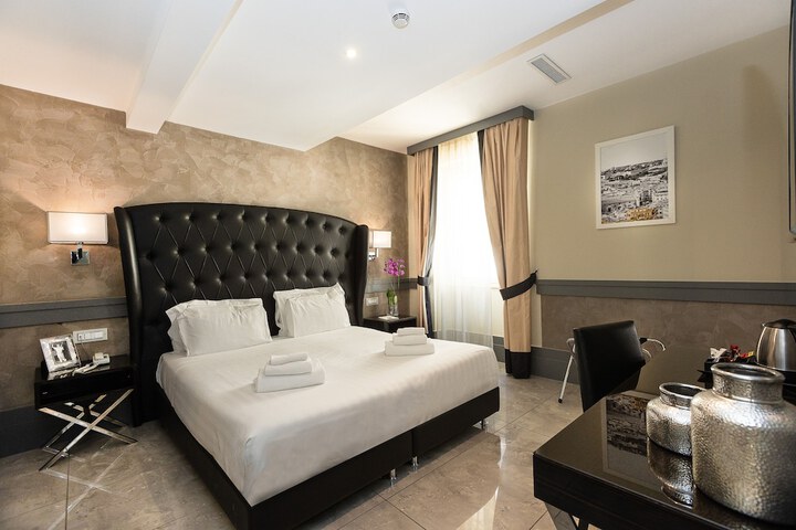 Room 74 of 222