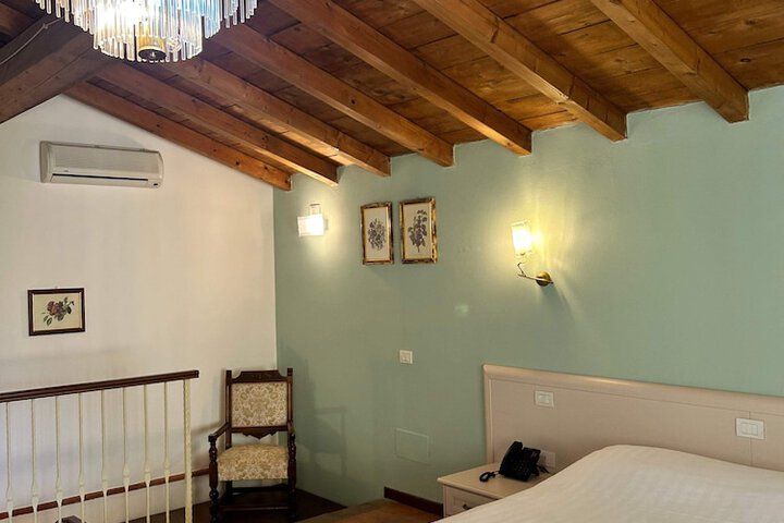 Room 20 of 52