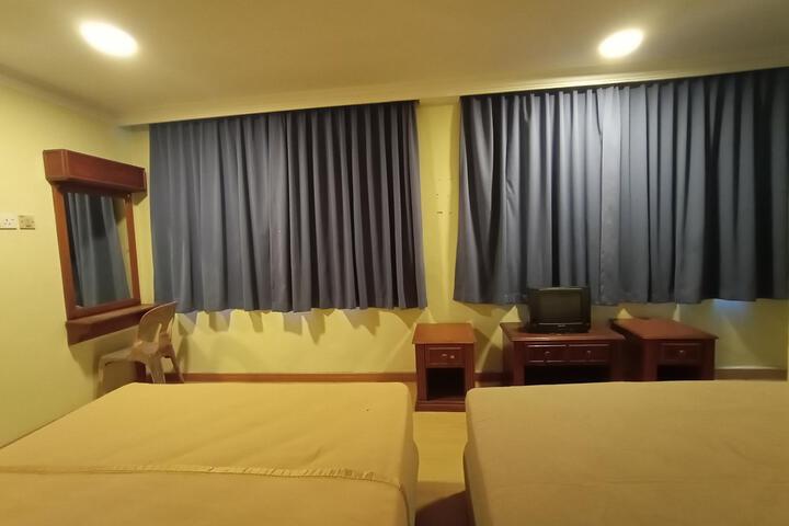 Room 16 of 40