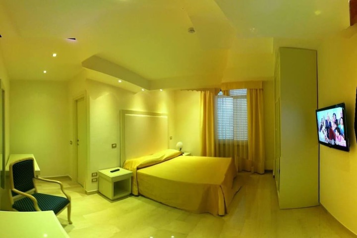 Room 23 of 43