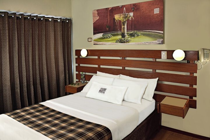 Room 2 of 7