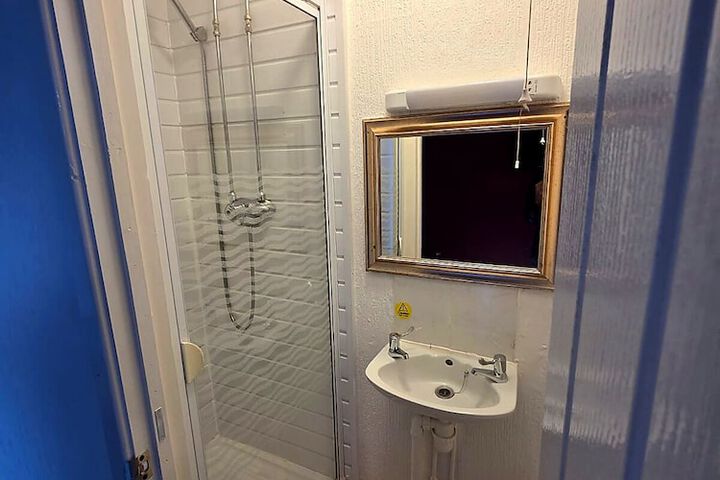 Room 94 of 112