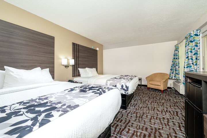 2 Double Beds (4 of 7)