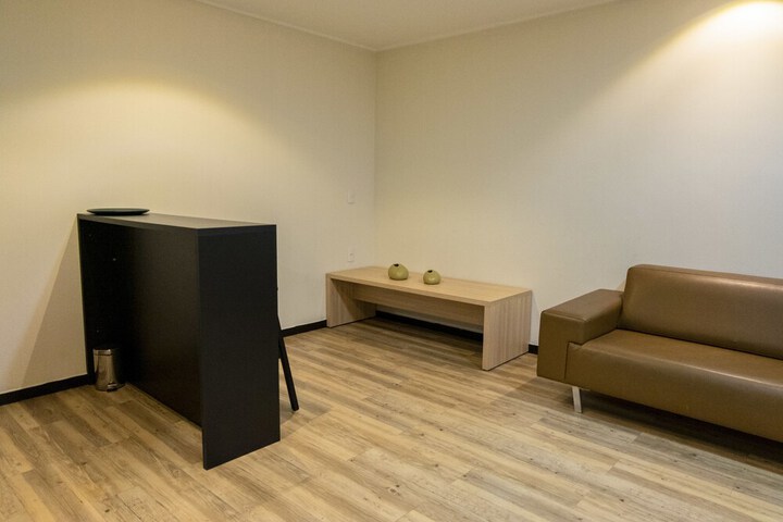 Room 13 of 86