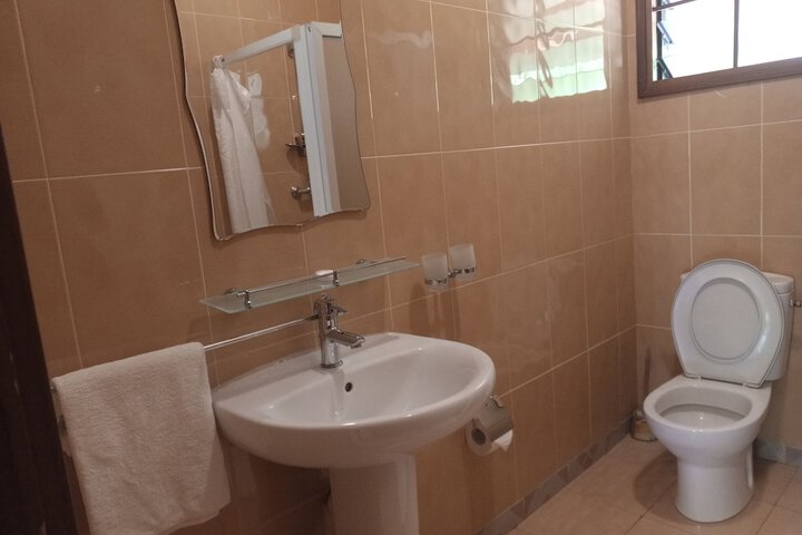 Room 12 of 32