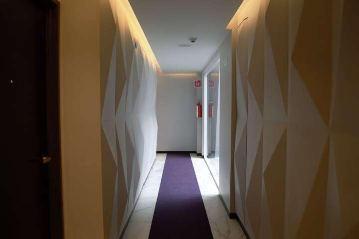 Ballroom/Hall 80 of 91