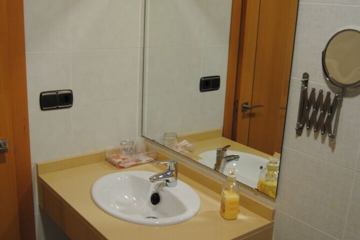 Room 49 of 63